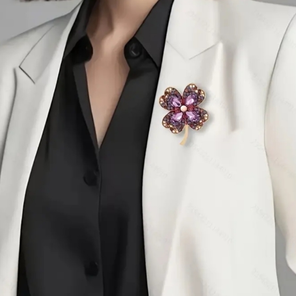 Four-Leaf Purple Clover Brooch - Picture 4 of 4